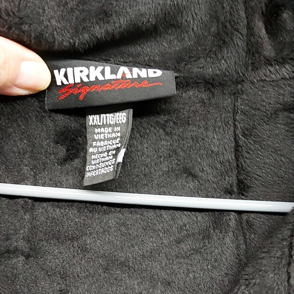 Kirkland Jacket with Hood Black Size XXL Warm and Comfortable. Very Sleek - Picture 4 of 10